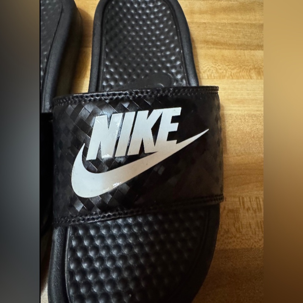 NWOT Women’s Nike Benassi JDI Slide Sandals - Size 6 - Picture 4 of 8